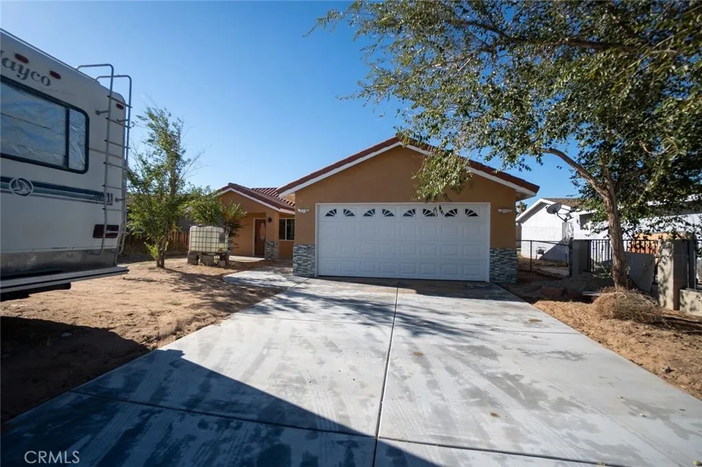10917 Bartlett Avenue, Adelanto, California 92301 home-pic-1