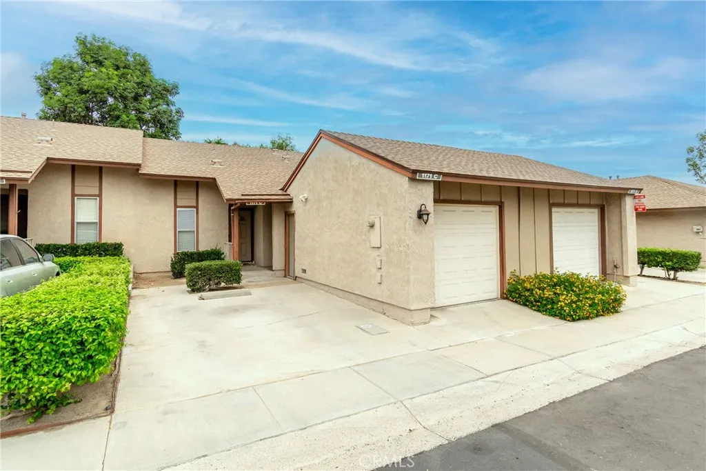 1171 Stone Pine Lane C, Corona, California 92879 home-pic-17