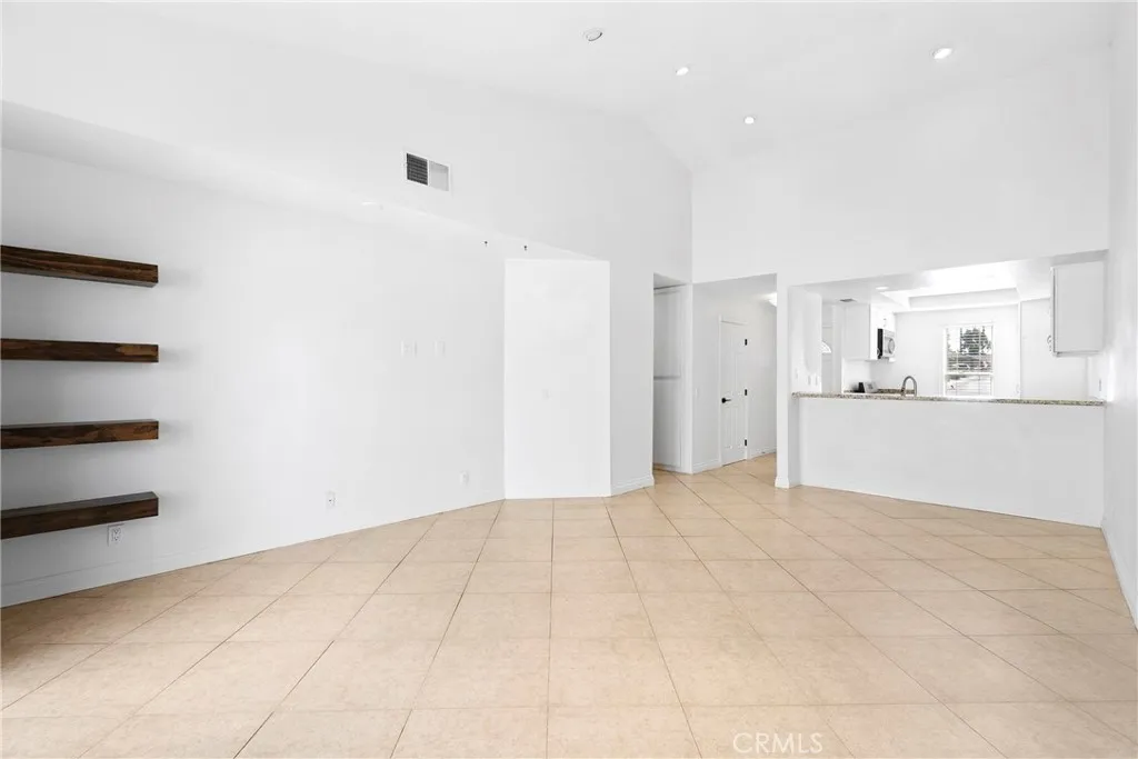 1171 Stone Pine Lane C, Corona, California 92879 home-pic-2