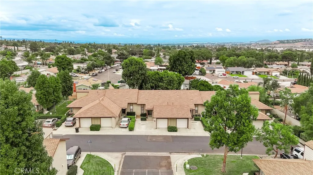 1171 Stone Pine Lane C, Corona, California 92879 home-pic-28