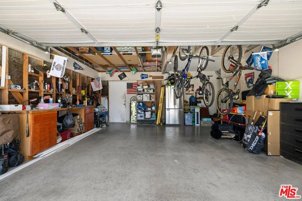 38030 Lido Drive, Palmdale, California 93552 home-pic-17