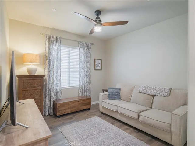 Den/Bonus Room