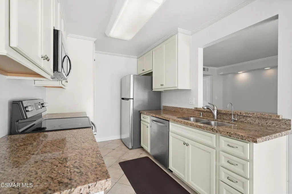 1298 Landsburn Circle, Westlake Village, California 91361 home-pic-7