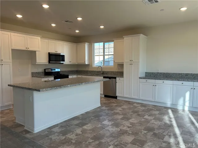 12549 Ava Loma, Victorville, California 92392