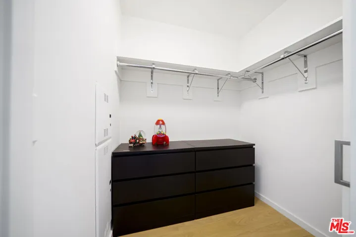 walk in closet