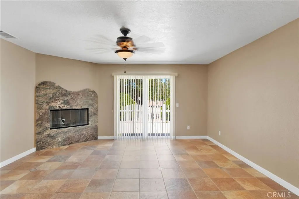 14572 Sultana Street, Hesperia, California 92345 home-pic-5