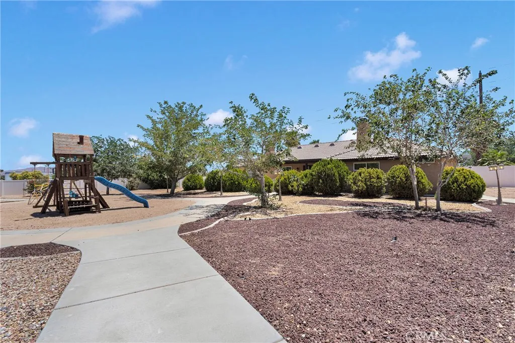 14572 Sultana Street, Hesperia, California 92345 home-pic-40