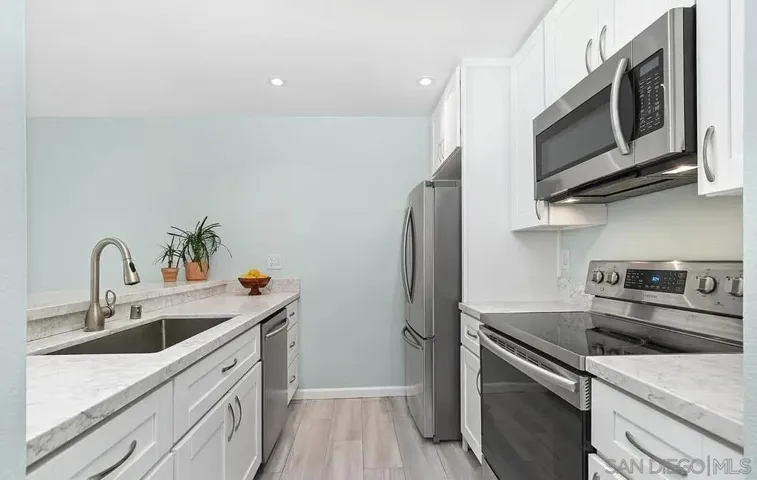 10669 San Diego Mission Rd 203, San Diego, California 92108