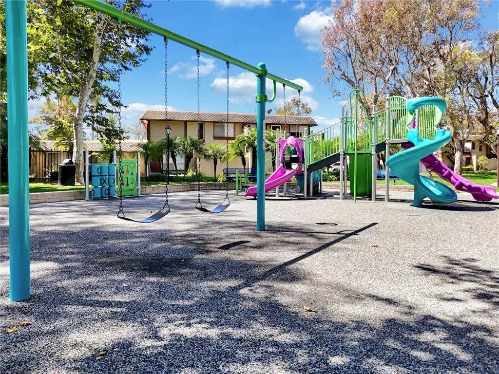 22922 Via Nuez  home-pic-33