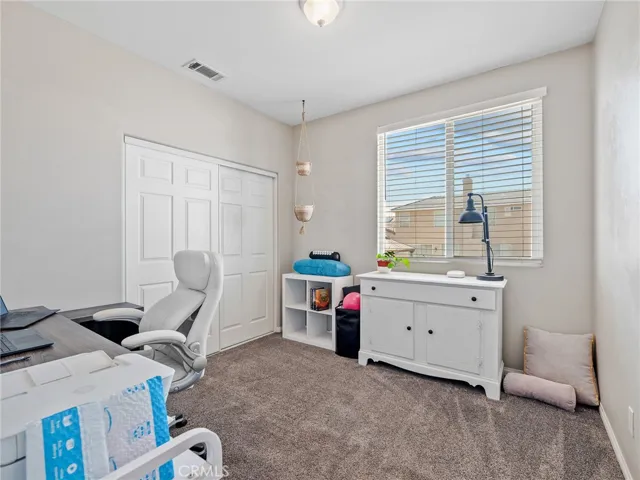 2190 2190 Diamond Avenue, Barstow, California 92311