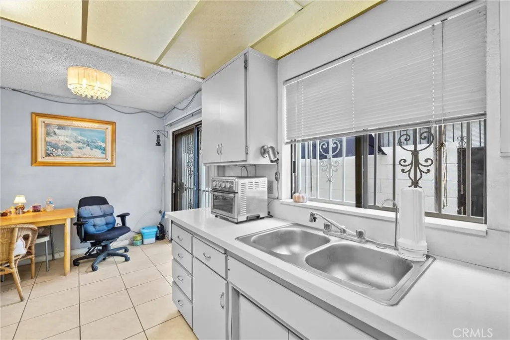 1717 S San Gabriel Blvd, San Gabriel, California 91776 home-pic-12