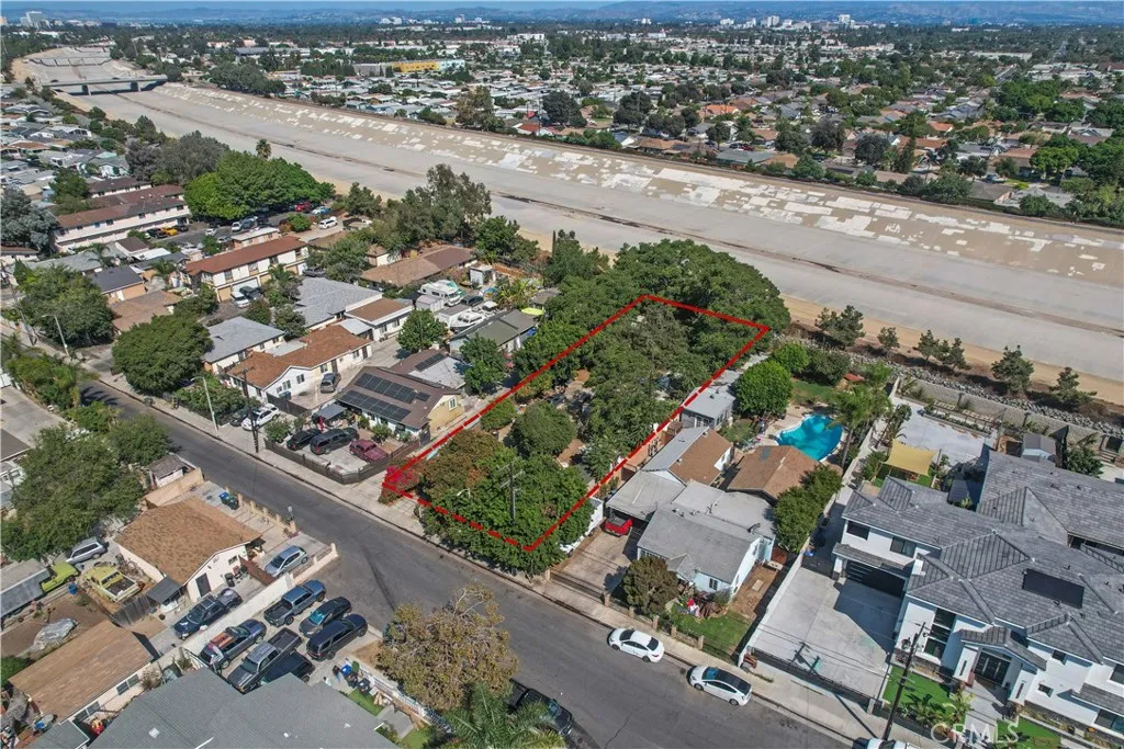 519 519 S Susan, Santa Ana, California 92704 home-pic-1