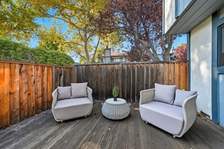 154 Granada, Mountain View, California 94043