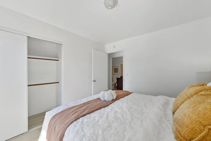 154 Granada, Mountain View, California 94043