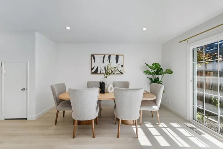 154 Granada, Mountain View, California 94043
