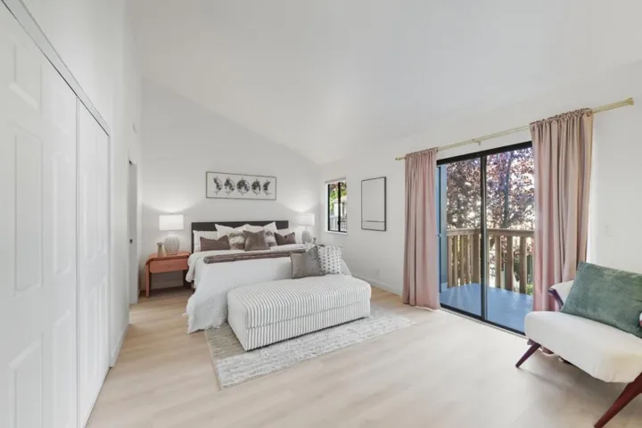 154 Granada, Mountain View, California 94043