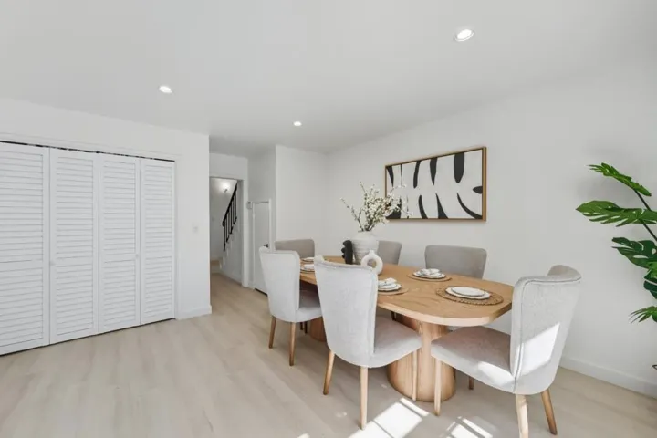 154 Granada, Mountain View, California 94043