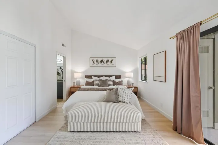 154 Granada, Mountain View, California 94043