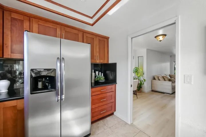154 Granada, Mountain View, California 94043