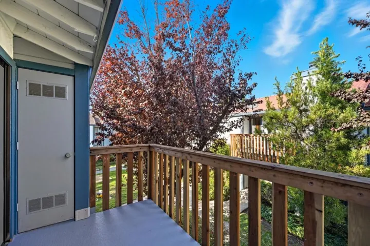154 Granada, Mountain View, California 94043