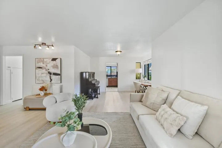 154 Granada, Mountain View, California 94043