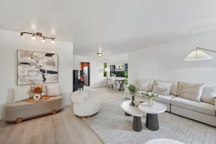 154 Granada, Mountain View, California 94043