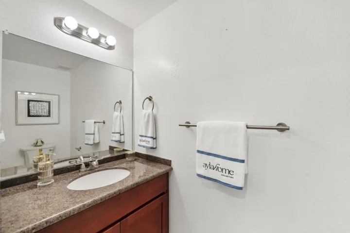 154 Granada, Mountain View, California 94043