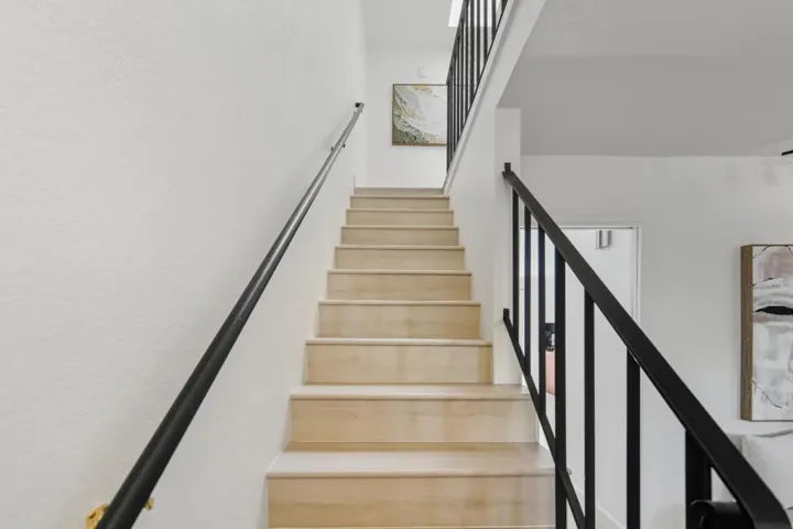 154 Granada, Mountain View, California 94043