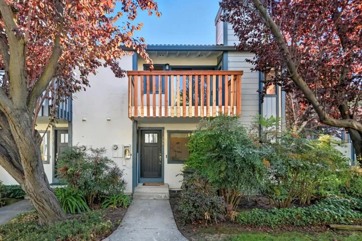 154 Granada, Mountain View, California 94043