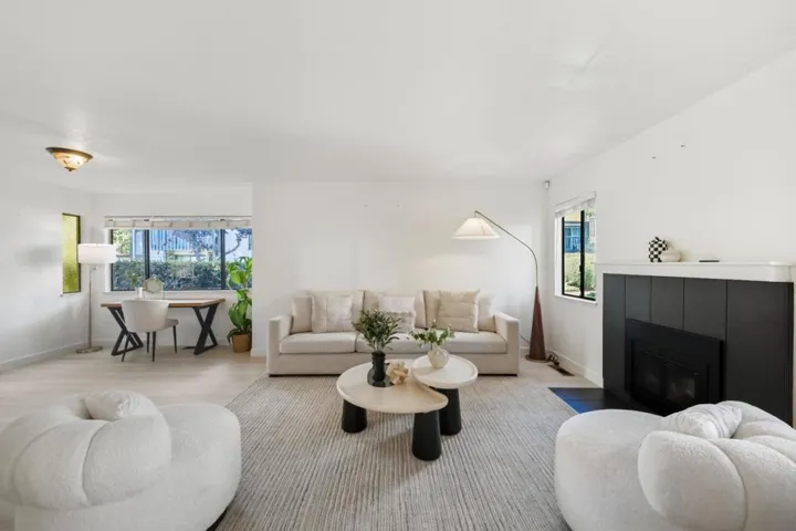 154 Granada, Mountain View, California 94043