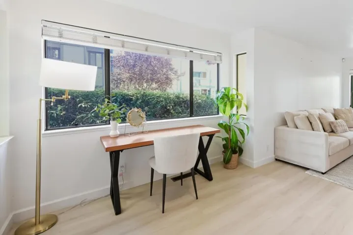 154 Granada, Mountain View, California 94043