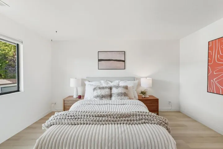 154 Granada, Mountain View, California 94043