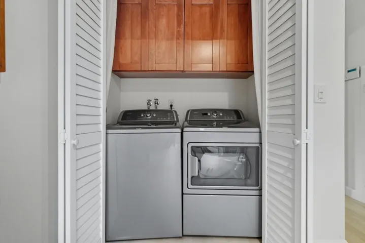 154 Granada, Mountain View, California 94043