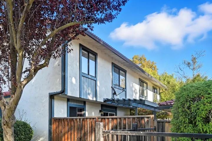 154 Granada, Mountain View, California 94043