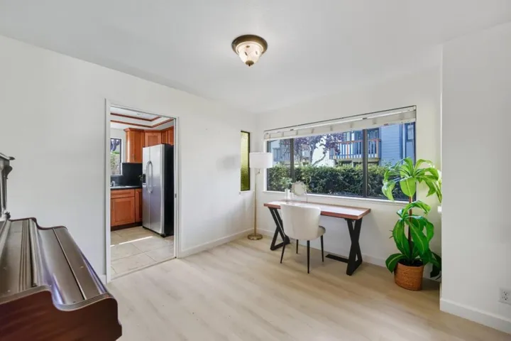154 Granada, Mountain View, California 94043