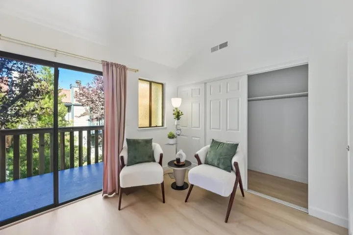 154 Granada, Mountain View, California 94043