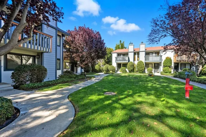 154 Granada, Mountain View, California 94043