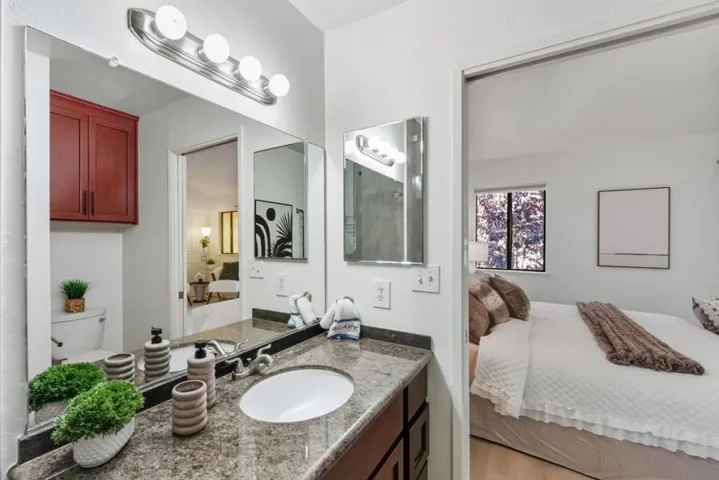 154 Granada, Mountain View, California 94043