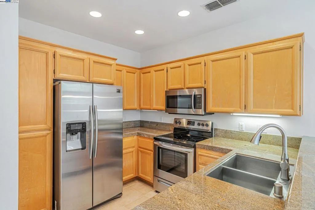 4251 Lucero Ct, Pleasanton, California 94588 home-pic-6
