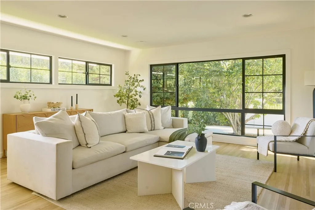 4800 4800 Mary Ellen, Sherman Oaks, California 91423 home-pic-10