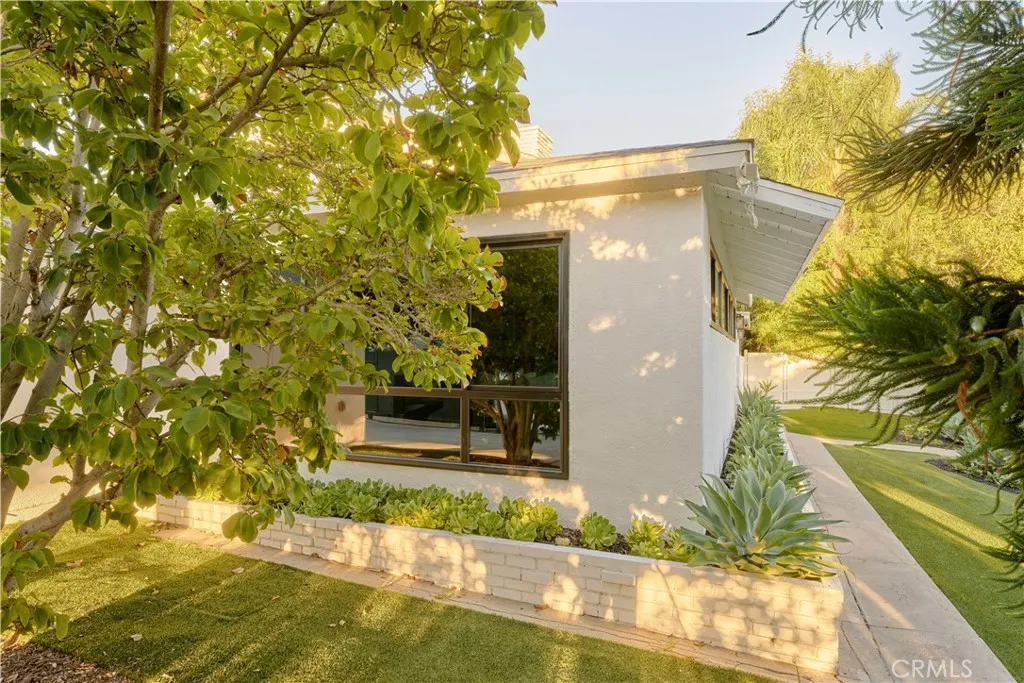 4800 4800 Mary Ellen, Sherman Oaks, California 91423 home-pic-3