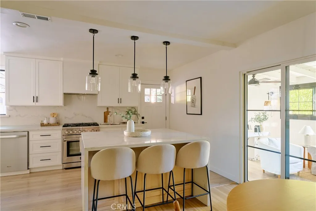 4800 4800 Mary Ellen, Sherman Oaks, California 91423 home-pic-20