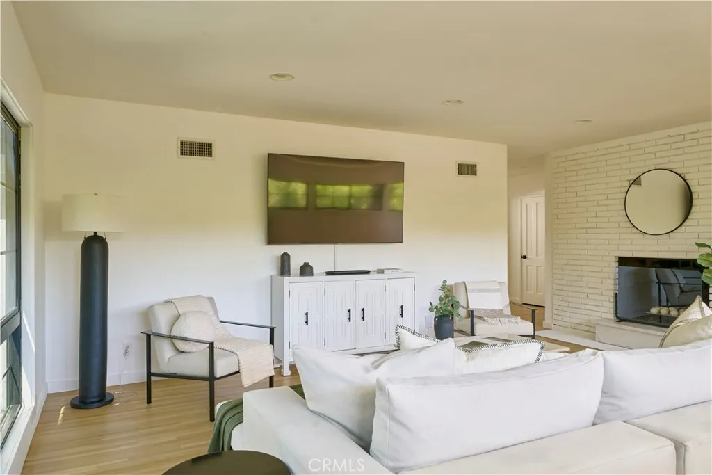 4800 4800 Mary Ellen, Sherman Oaks, California 91423 home-pic-12