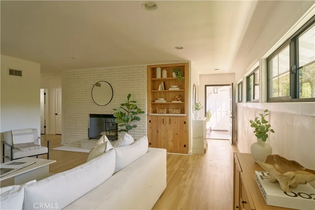 4800 4800 Mary Ellen, Sherman Oaks, California 91423 home-pic-11