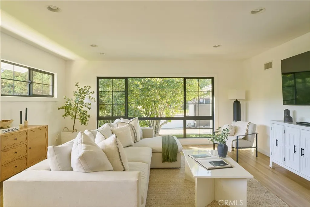 4800 4800 Mary Ellen, Sherman Oaks, California 91423 home-pic-9