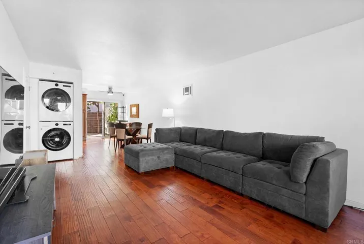 3414 Los Mochis Way, Oceanside, California 92056