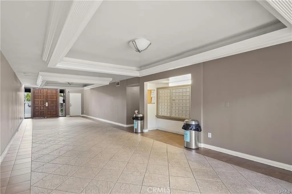 17900 Sherman Way 226, Reseda, California 91335 home-pic-32