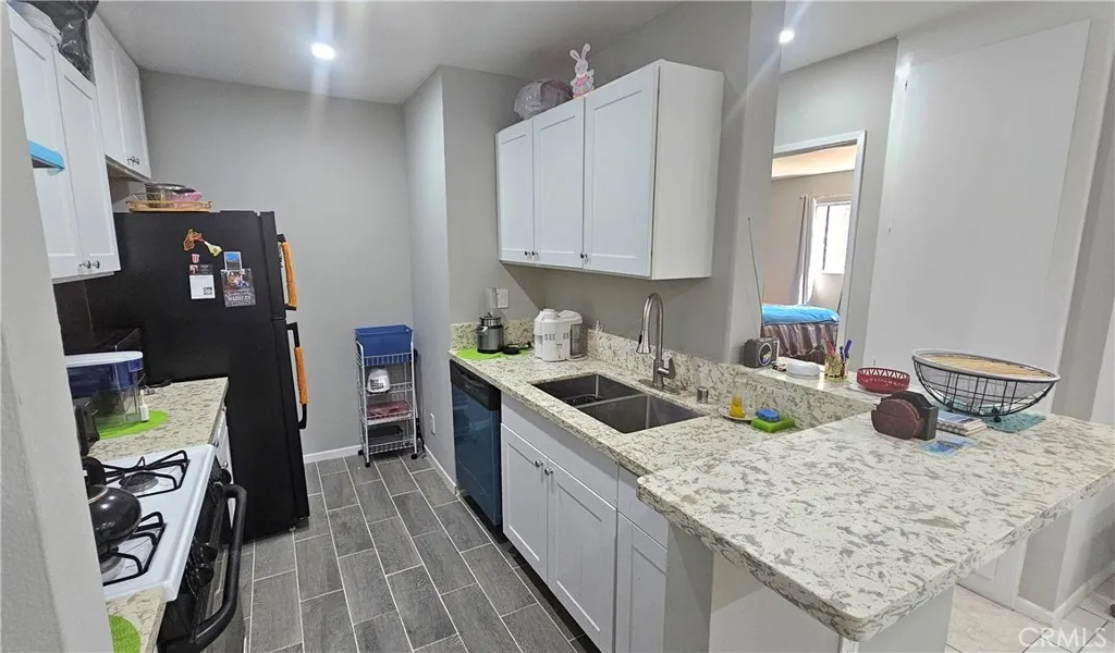 17900 Sherman Way 226, Reseda, California 91335 home-pic-16