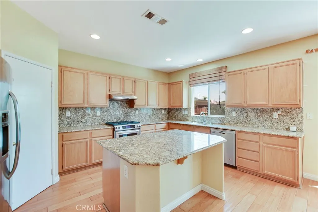 12139 Serra Avenue, Chino, California 91710 home-pic-8