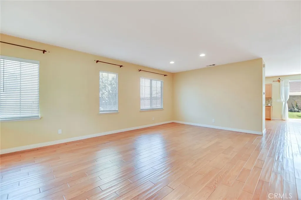 12139 Serra Avenue, Chino, California 91710 home-pic-7